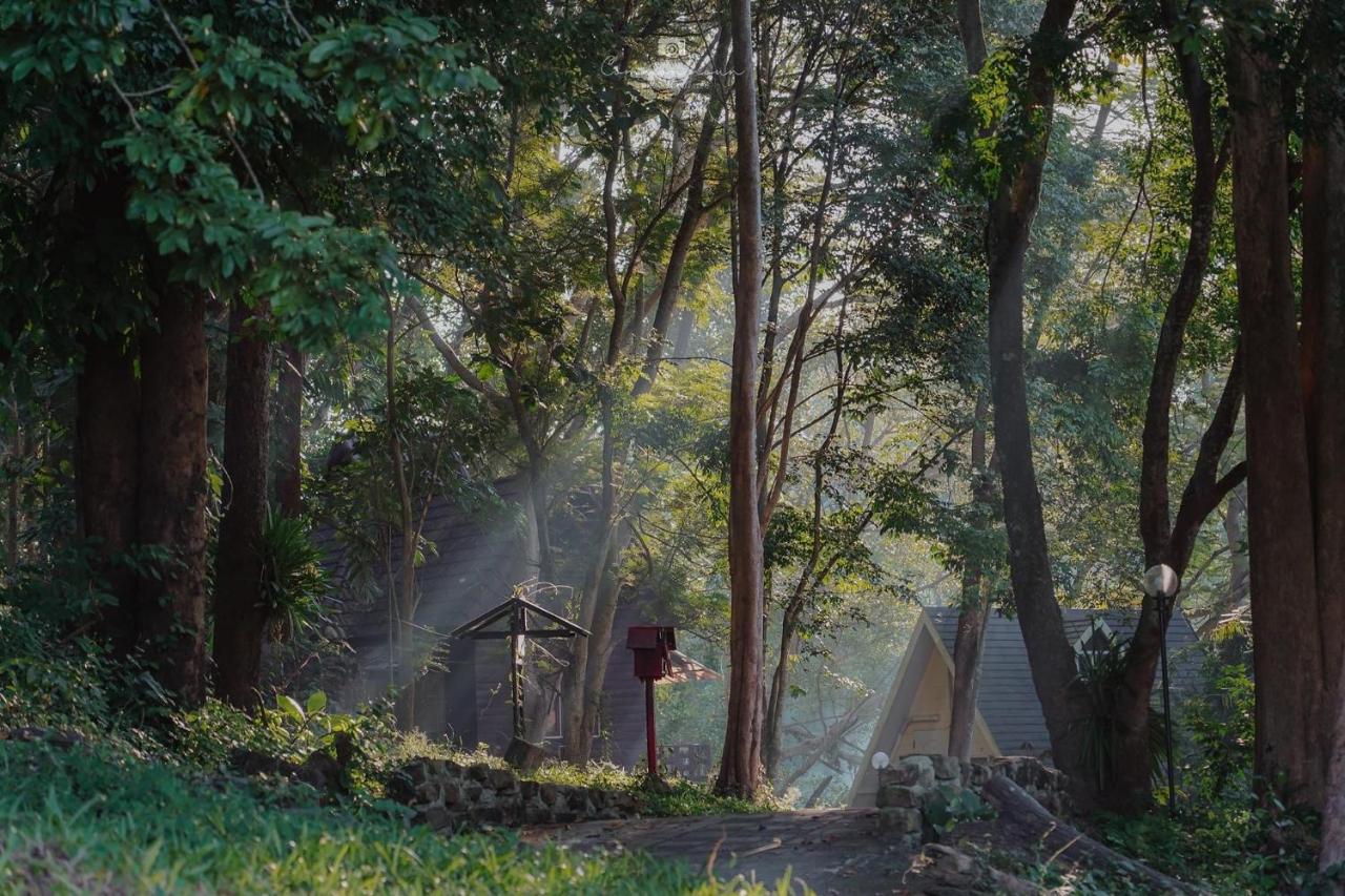 Sappraiwan Elephant Resort & Sanctuary Kaengsopha Exterior foto